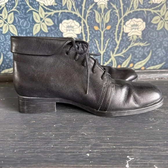 Vintage Black Leather Lace Up Ankle Boots - Picture 2 of 13